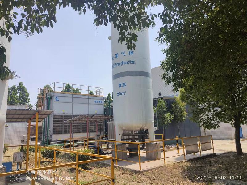 洛陽高華派出技術人員到空分客戶現(xiàn)場做售后回訪